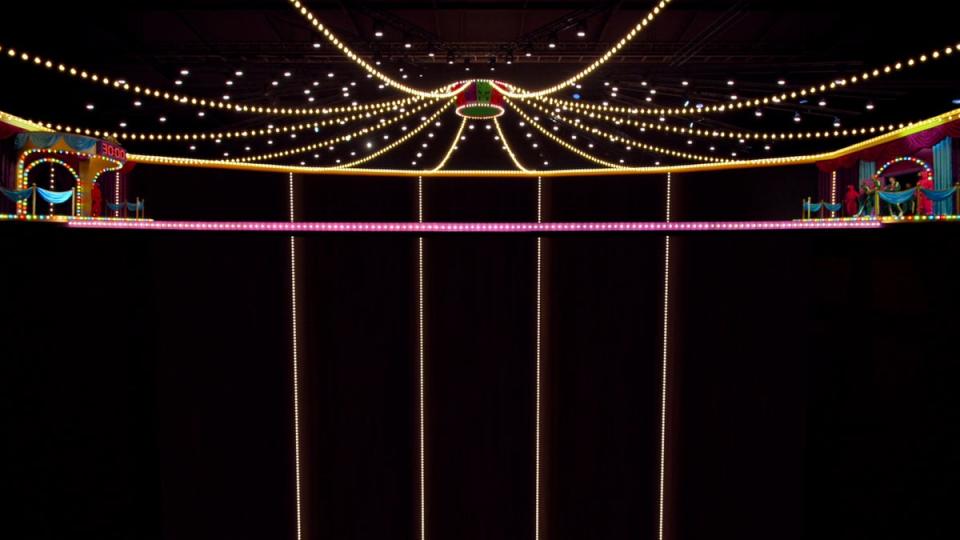 What the ‘30 foot drop’ looks like from below the glass bridge (COURTESY OF NETFLIX)