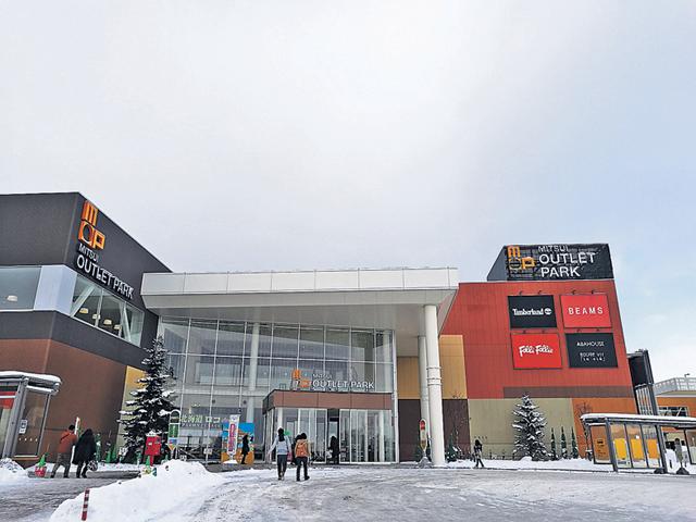 （Mitsui Outlet Park 札幌北廣島）三井Outlet Park離新千歲機場約30分鐘，但貨品選擇比起南千歲Rera多且入時。（劉景茵攝）