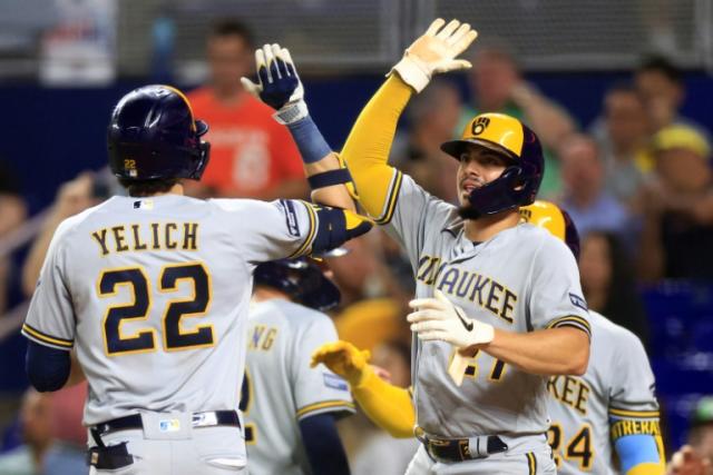 Willy Adames' steal of home highlights Brewers' victory