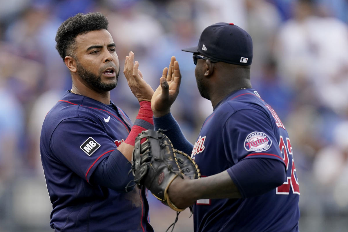 Cruz's late homer helps Twins beat Royals 5-4 - The San Diego