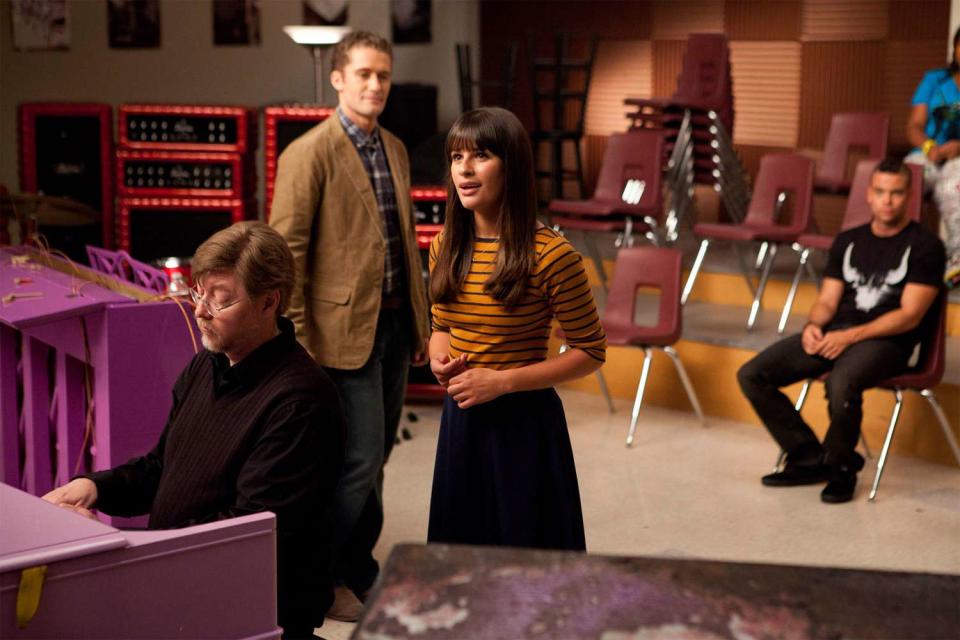 GLEE, Matthew Morrison (2nd from left), Lea Michele (3rd from left), 'The Purple Piano Project', (Se