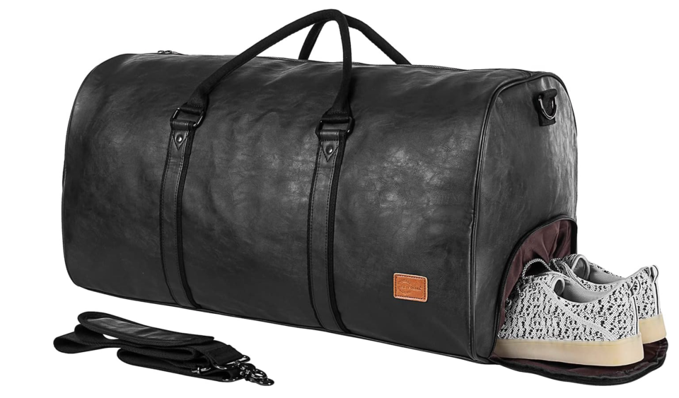  Weekender Oversized Travel Duffel Bag With Shoe Pouch. (PHOTO: Amazon Singapore)