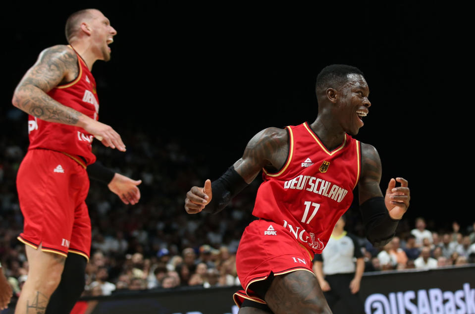 Dennis Schröder隊友Daniel Theis在世界盃籃球賽期間有發生一些小摩擦。（Photo by Matthias Stickel/picture alliance via Getty Images）