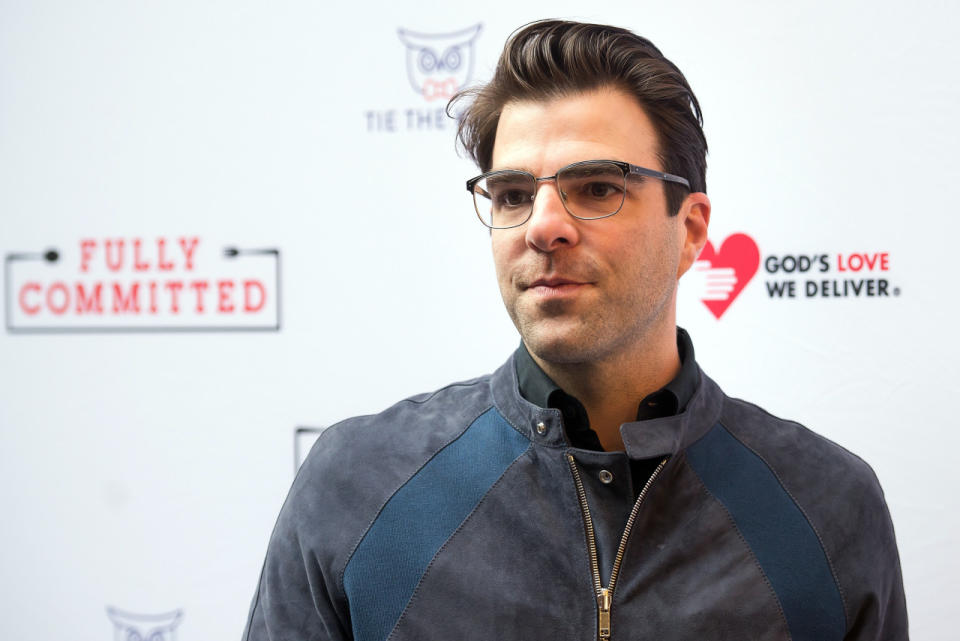 <p>Zachary Quinto spielt im "Star Trek”-Reboot den jungen Mr. Spock. Per Instagram teilte er nun seine Trauer: “Unser lieber Freund, unser Kamerad, unser Anton, einer der offensten und intellektuell neugierigsten Menschen, die ich jemals die Ehre hatte zu kennen. So talentiert und so von ganzem Herzen großzügig, weise über sein Alter hinaus und vor seiner Zeit gegangen. Alle Liebe und Kraft an seine Familie in dieser unmöglichen Zeit der Trauer.” (Bild-Copyright: Mike Pont/Getty Images)</p>