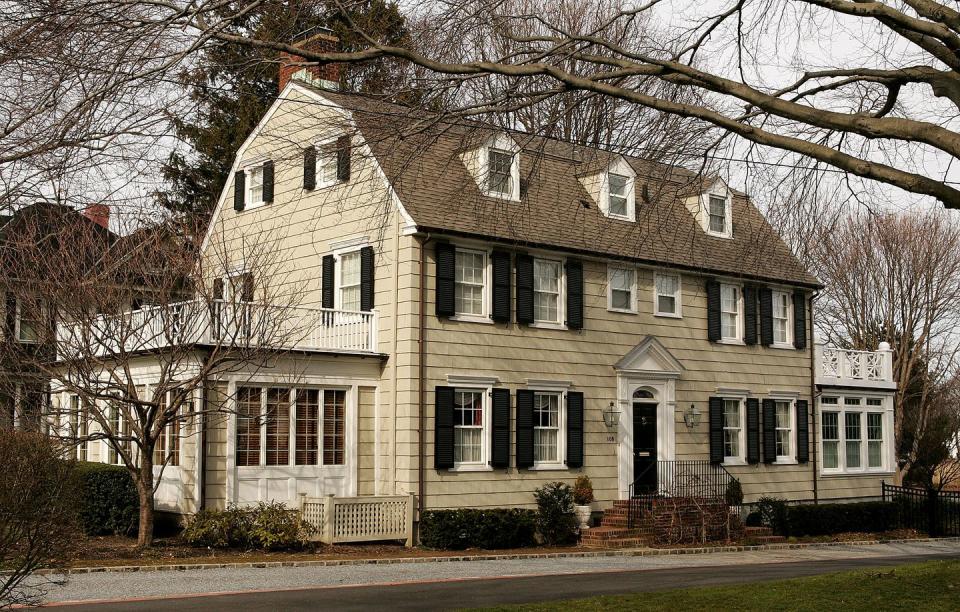 Can You Guess Which TV Shows/Movies These Homes Are From?