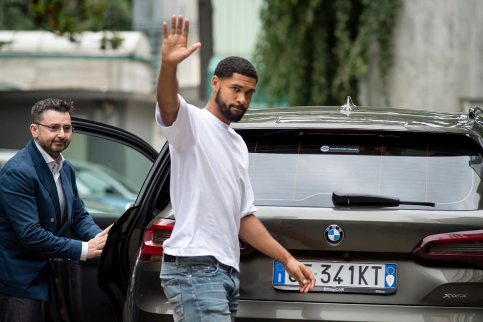 Ruben Loftus-Cheek waves as he arrives for fitness tests at the Italian soccer club AC Milan in Milano, Italy (AP)