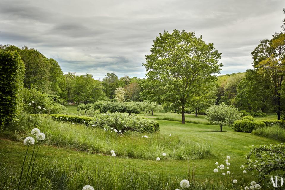 Miranda Brooks Conjures Up Life-Changing Gardens for Architect Daniel Romualdez and His Husband