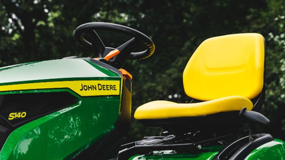 review John Deere Lawn Tractor