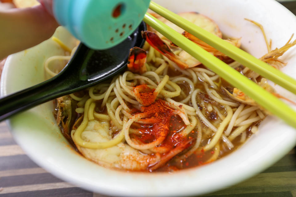 Beach Road Prawn Noodle House - chilli powder