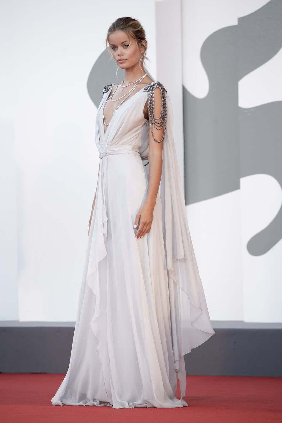 <p><strong>3 September </strong>Frida Aasen channelled Grecian style in this floor-length Alberta Ferretti number. </p>