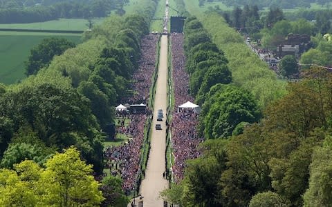 Thousands of spectators line the Royal Mile in Windsor - Credit: pixel