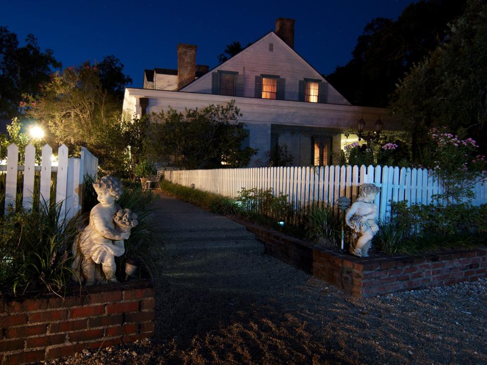 Myrtles Plantation in St. Francisville, Louisiana, at night.