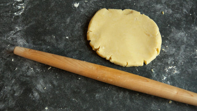 Precision Baking Made Easy 2 Measuring Rolling Pins with Spacers