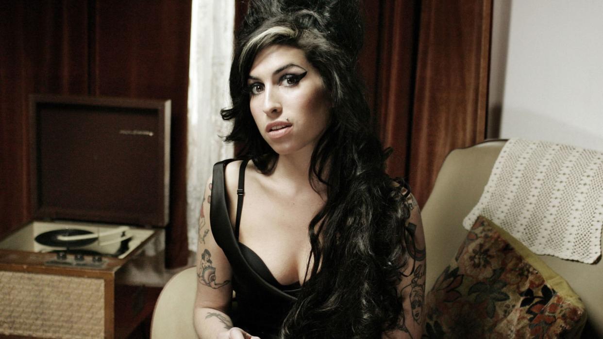Believe it or not, Grammy-winning legend Amy Winehouse landed only one single on the U.S. Top 40 chart.