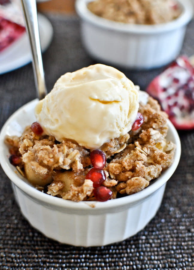 <a href="http://www.howsweeteats.com/2011/12/pomegranate-pear-crumble-cups/" target="_blank" rel="noopener noreferrer"><strong>Pomegranate Pear Crumble Cups from How Sweet Eats</strong></a>