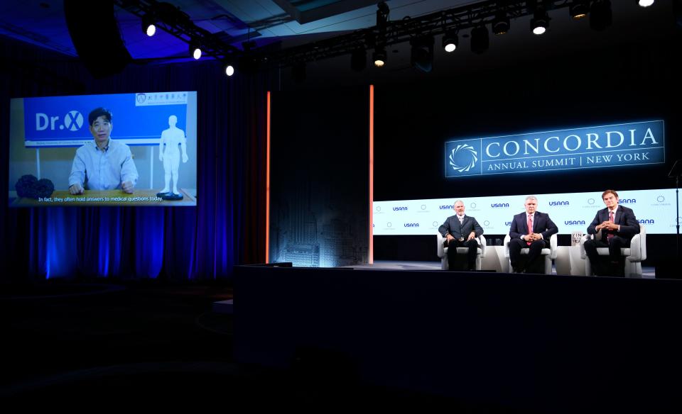 Mehmet Oz at a conference