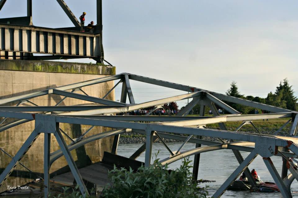 A KIRO 7 Eyewitness News viewer captured images of the collapsed Interstate 5 bridge into the Skagit River.