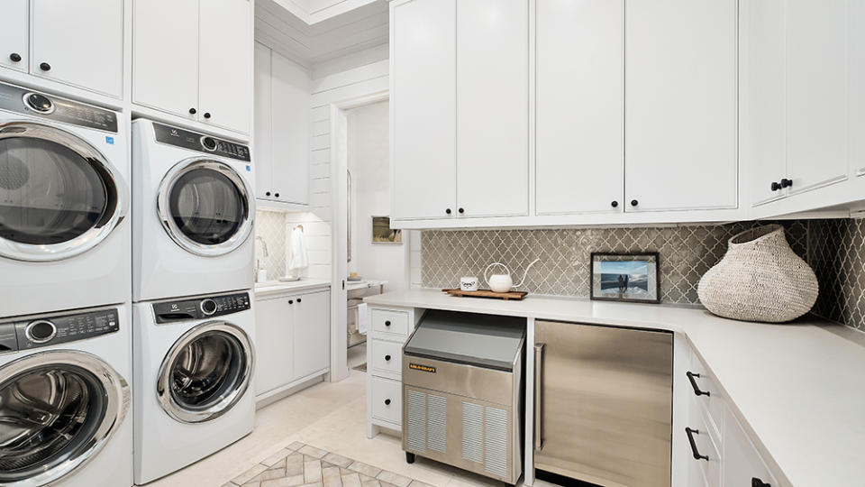 Mont Blanc Estate in Florida Washer/Dryer Room