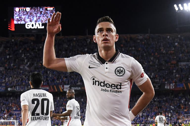 Rafael Borré juega poco en Eintracht Frankfurt, de Alemania: suma 14 partidos y un gol en la temporada actual. River intenta seducirlo