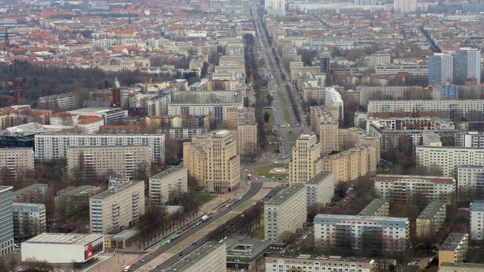 In Berlin sind als einziger Ballungsraum in Deutschland die geforderten Wohnungsmieten im mittleren Segment 2020 angestiegen im Vergleich  zu 2019.