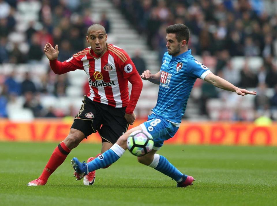 Lewis Cook in action for Bournemouth (Getty Images)