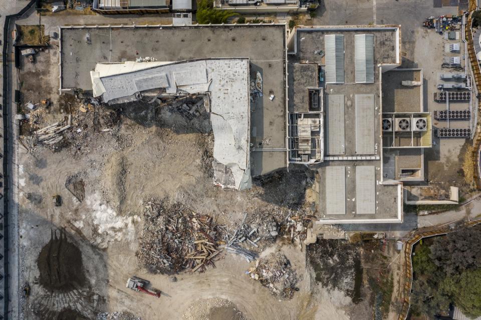 Demolition of the Ahmanson building at LACMA.