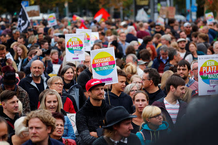 People protest against a demonstration of Anti-immigration party Alternative for Germany (AfD) in Chemnitz, Germany September 1, 2018. REUTERS/Hannibal Hanschke