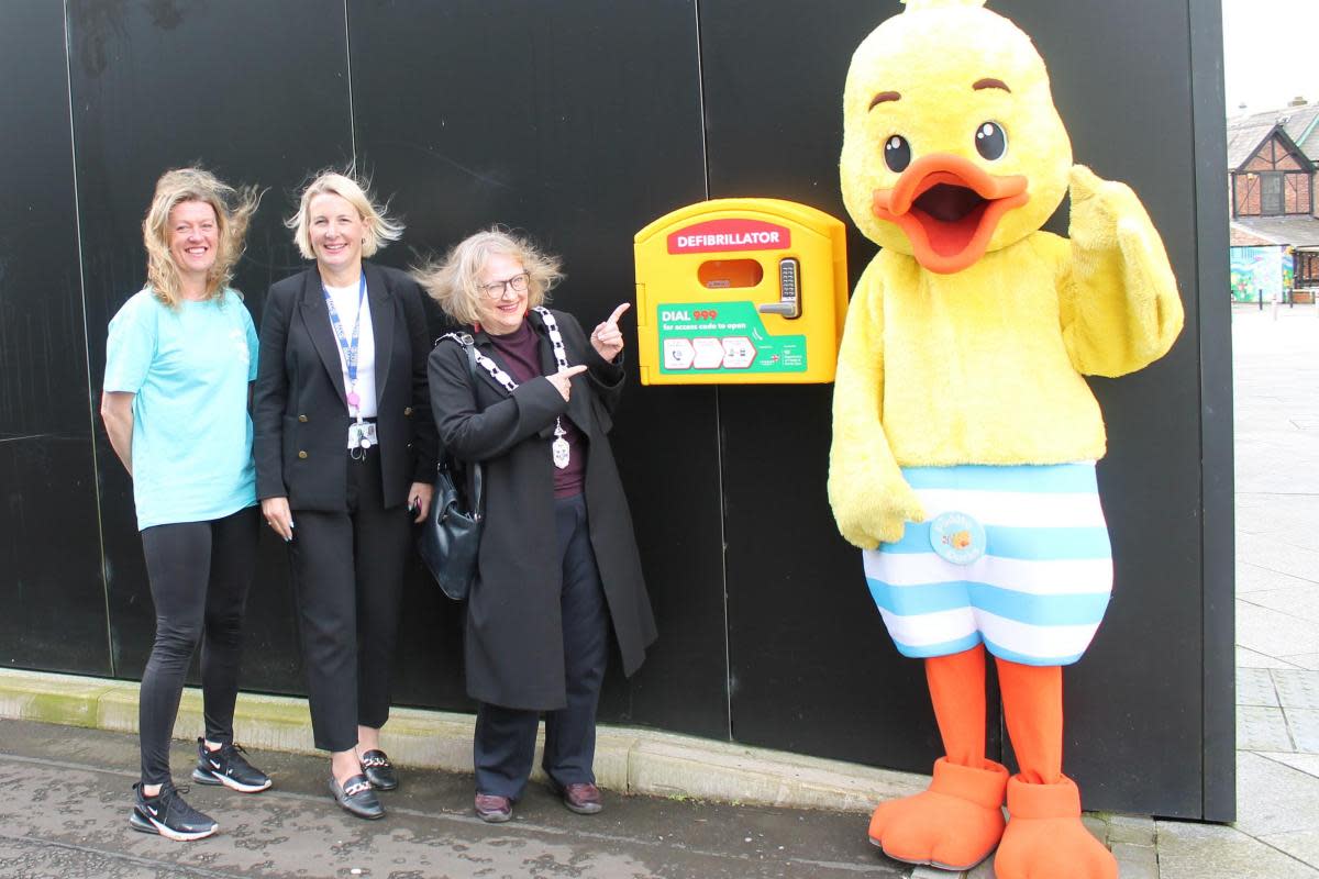 (L to R): Puddle Ducks’ Lindsay Kerr; Cath Kirwan from Northwich Town Council; Deputy town mayor, Kate Cernik; Puddle the Duck <i>(Image: Puddleducks Mid Cheshire)</i>