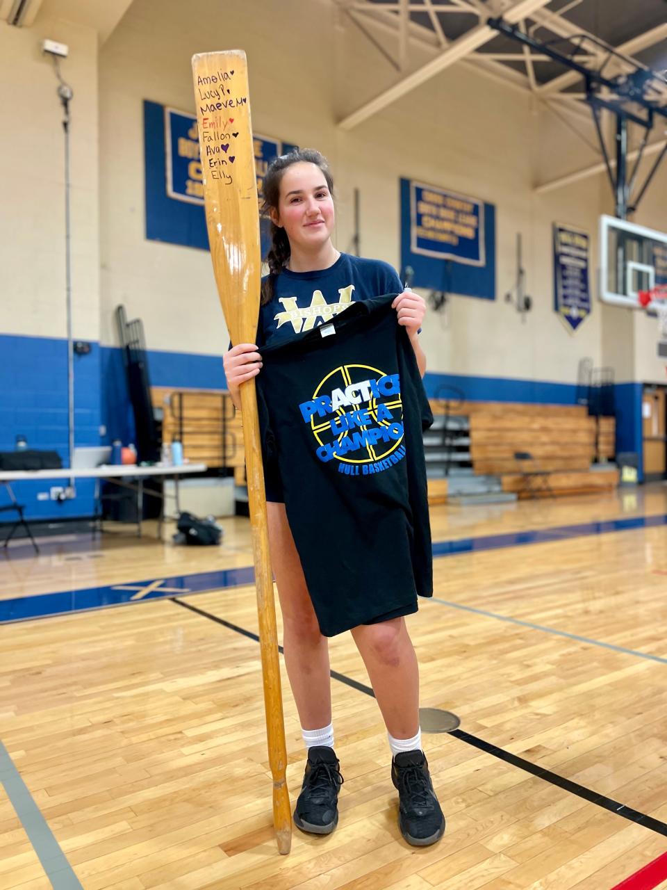 Week 8 player of the week Elly Thomas earned her spot on the Golden Oar and snagged the Hull basketball practice makes champions T-shirt.