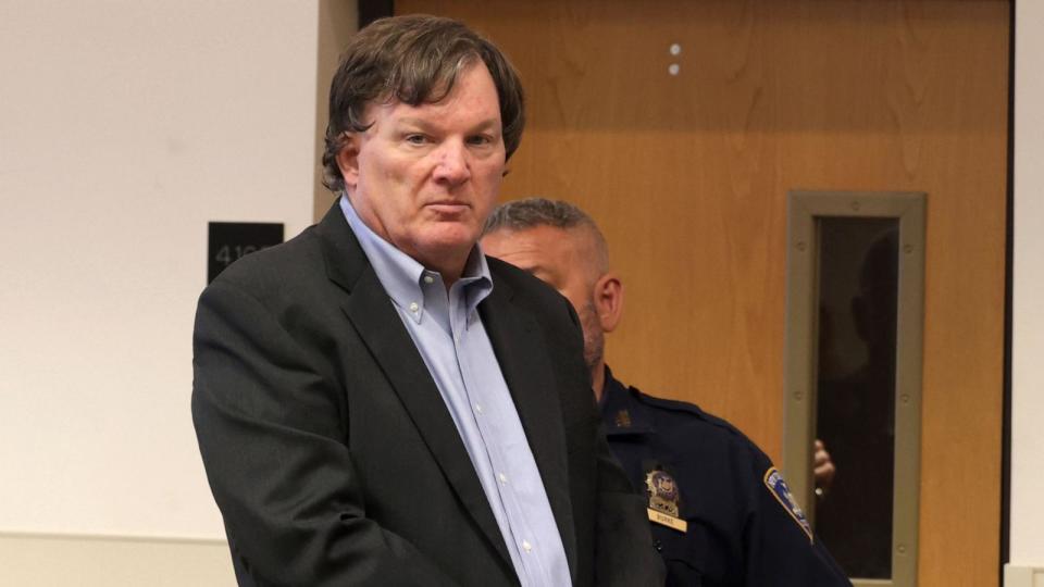 PHOTO: In this Aug. 1, 2023, file photo, Rex A. Heuermann appears before Judge Timothy P. Mazzei in Suffolk County Court, in Central Islip, New York.  (James Carbone, Pool via Getty Images, FILE)