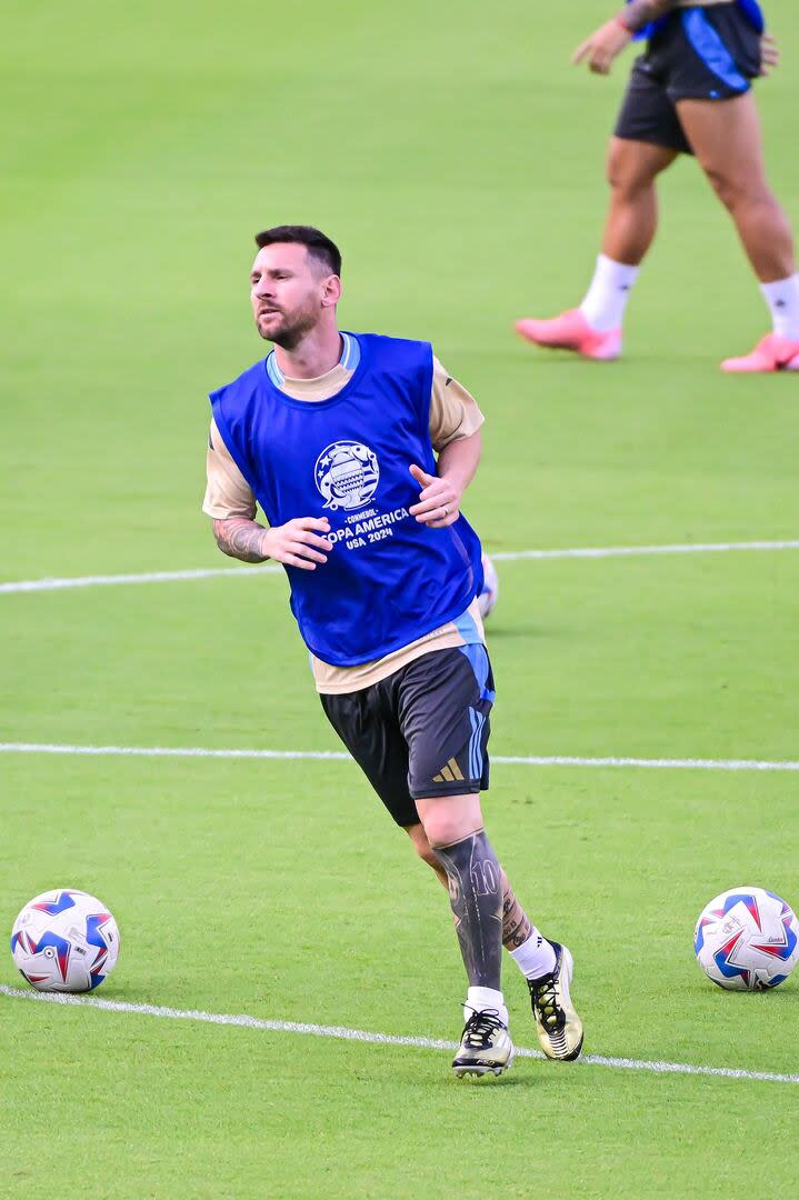 Lionel Messi en la última práctica en el Shell Energy Stadium de Houston, Texas