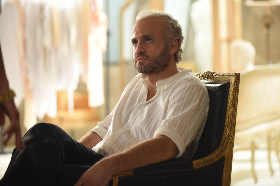 Edgar Ramirez as Gianni Versace in <em>The Assassination of Gianni Versace</em>. (Photo: Ray Mickshaw/FX)