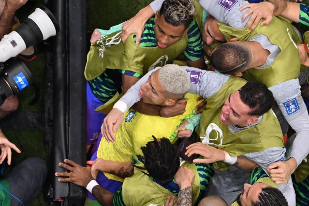 World Cup 2022 scores, updates: Brazil pushes past Serbia with convincing  2-0 win