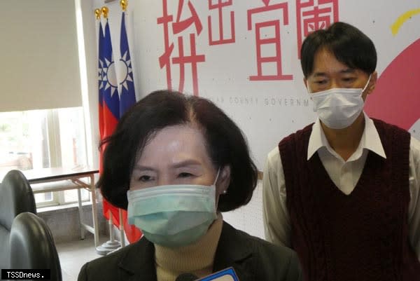 宜蘭縣政府縣務會議，縣府社會處長林蒼蔡提出少子化友善育兒空建設-建構零-二歲兒童社區公共托育計畫，規劃布建一鄉鎮市一親子館，今年可望達成縣長林姿妙競選政見。（記者董秀雲攝）