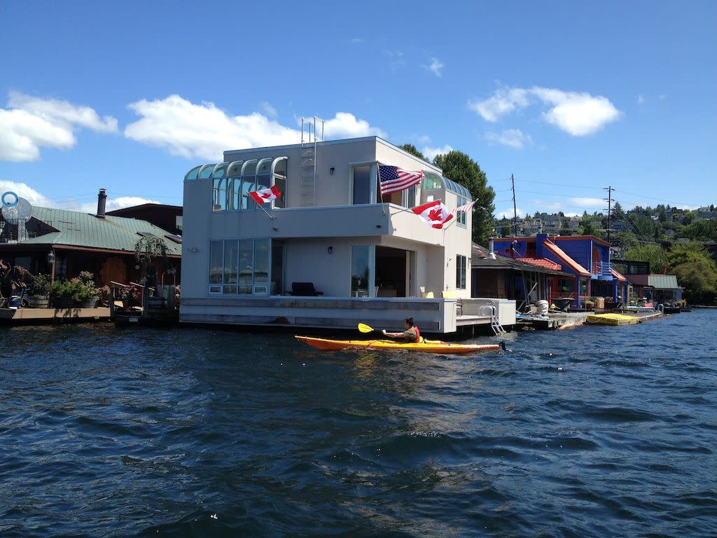 Sleepless in Seattle Houseboat: More