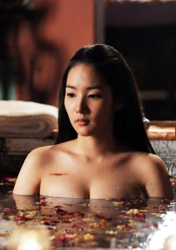 於韓劇《自鳴鼓》中的出浴戲，身材勁好！