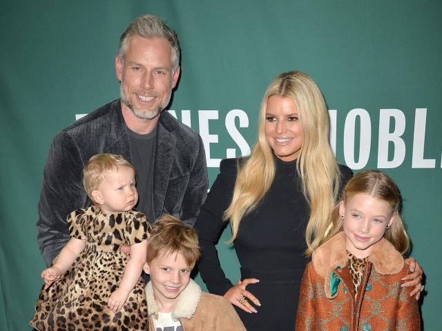 Jessica Simpson's Daughter Maxwell Sings and Dances Along to Her 2006 Hit  'A Public Affair