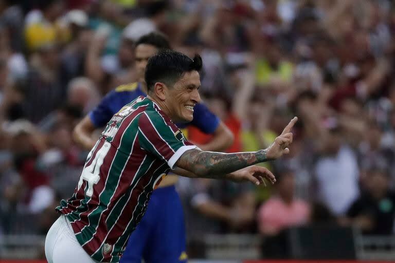 Germán Cano celebra tras anotar el primer gol de Fluminense ante Boca Juniors en la final de la Copa Libertadores