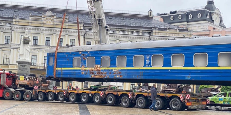 Ukrzaliznytsia has placed a wagon for the railway workers' day