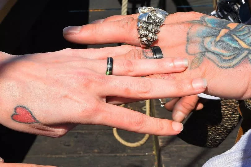 Zoe and Paul Bradshaw at their pirate themed wedding -Credit:Courtesy Al Macphee / SWNS