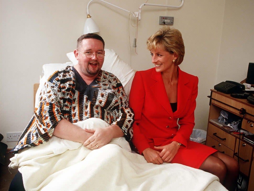 Princess Diana meets AIDs victim