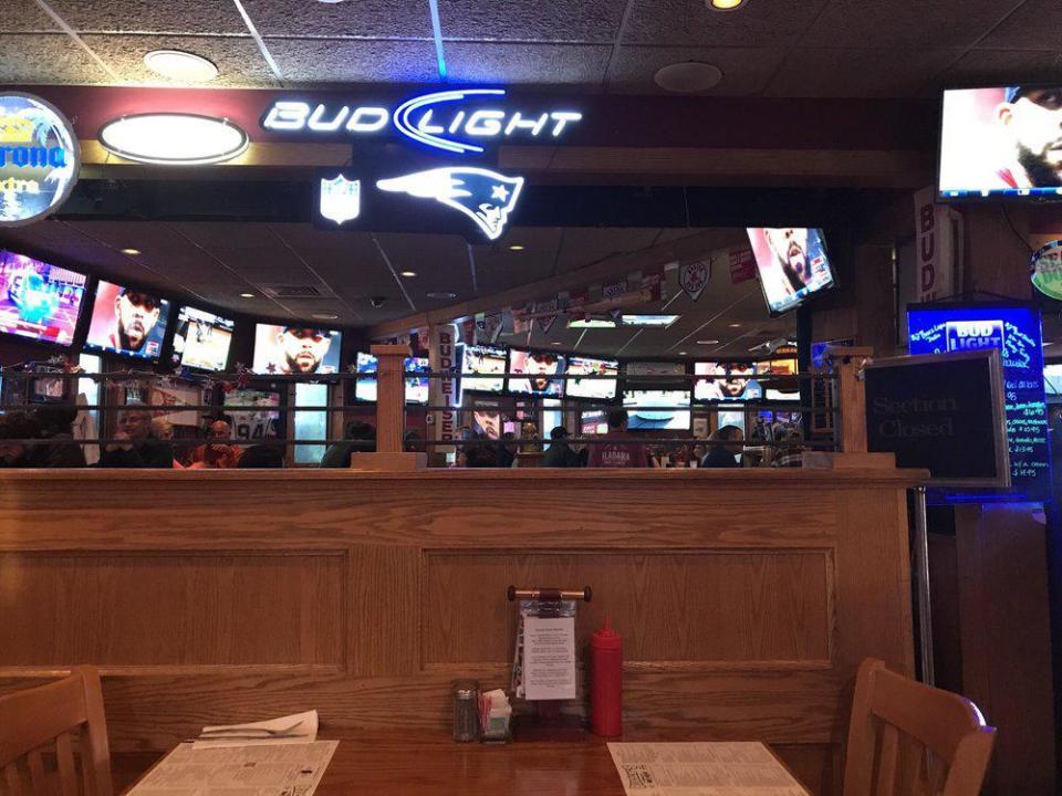 Billy’s Sports Bar and Grill (Manchester, New Hampshire)