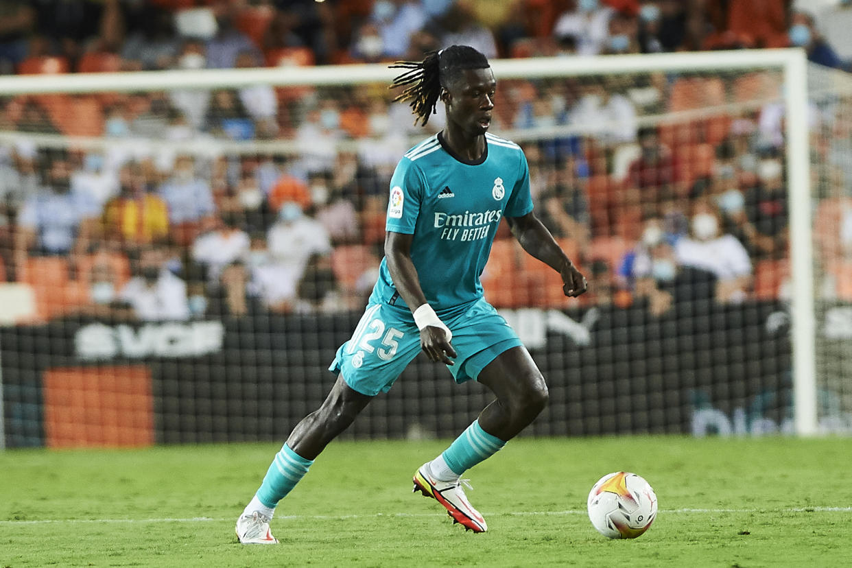 VALENCIA, SPAIN - SEPTEMBER 19: (BILD OUT) Eduardo Camavinga (Rea Madrid) controls the ball during the LaLiga Santander match between Valencia CF and Real Madrid CF at Estadio Mestalla on September 19, 2021 in Valencia, Spain. (Photo by Maria Jose Segovia/DeFodi Images via Getty Images)