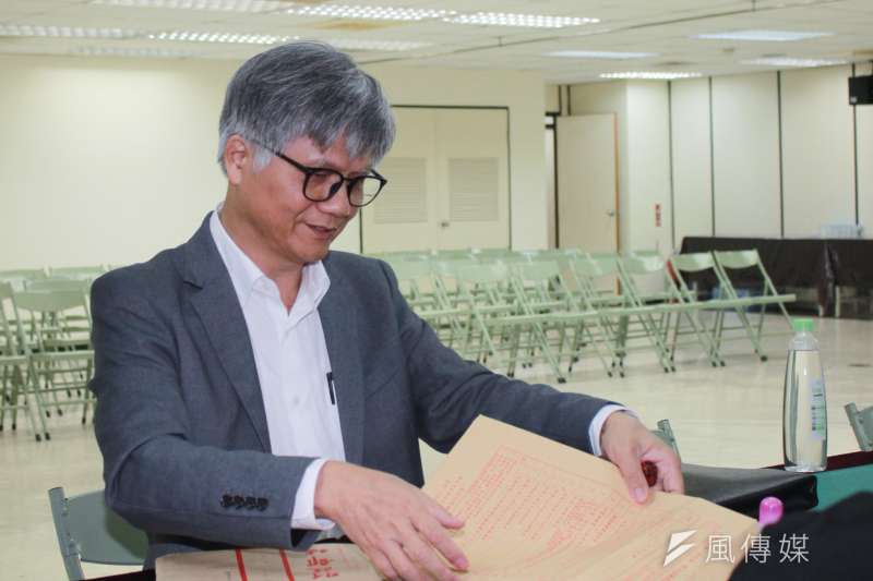 20180830-無黨籍參選人吳蕚洋30日來登記台北市長參選。（方炳超攝）