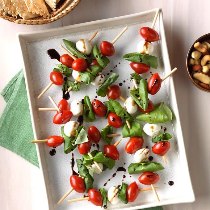 Caprese Salad Kabobs Exps Hcka19 123345 C05 11 1b 6