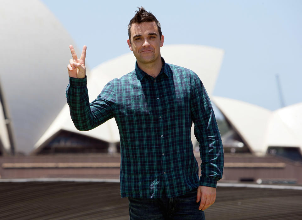 Robbie Williams attends a media call ahead of his appearance at tomorrow's ARIA Awards, at Park Hyatt on November 25, 2009 in Sydney, Australia.  (Photo by Don Arnold/WireImage)