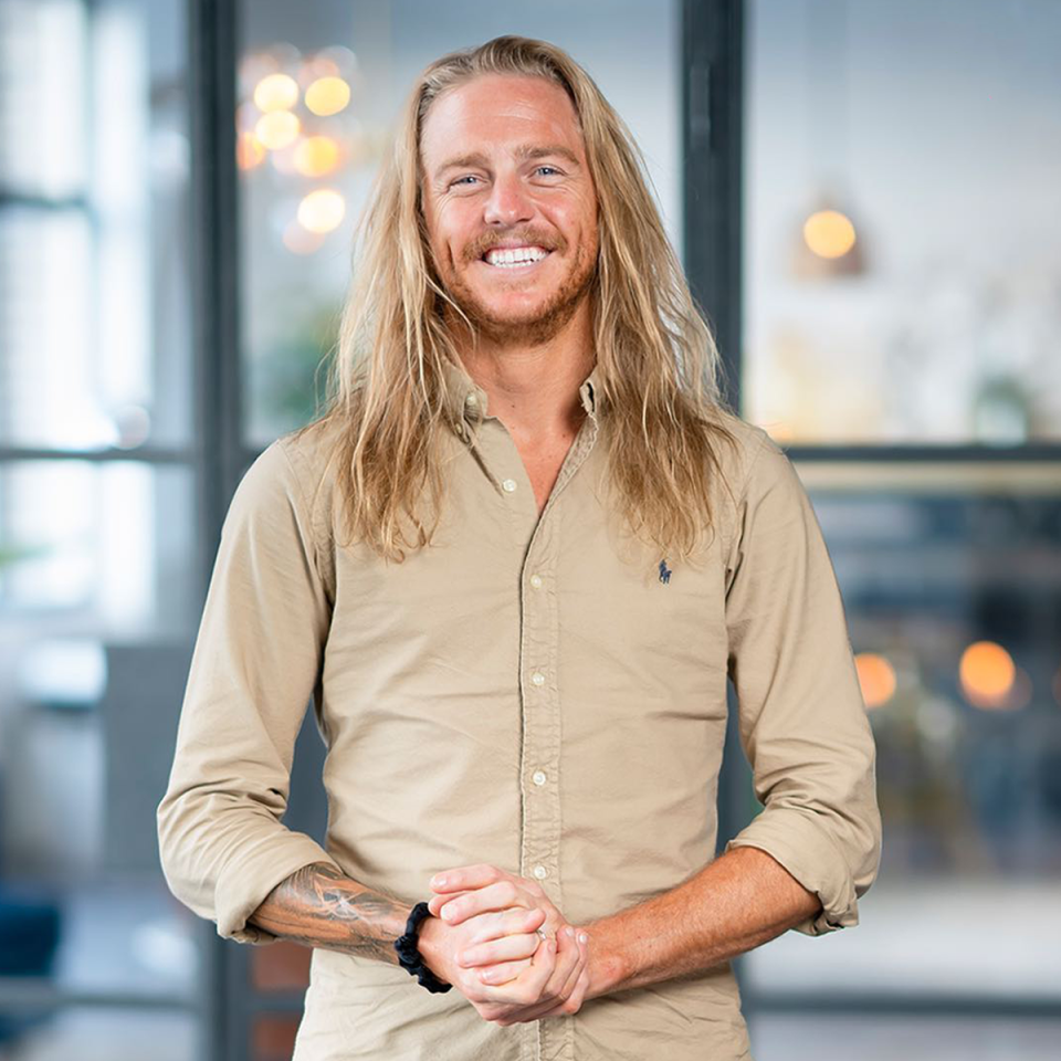 MAFS’ Cameron Woods with long hair on the show.