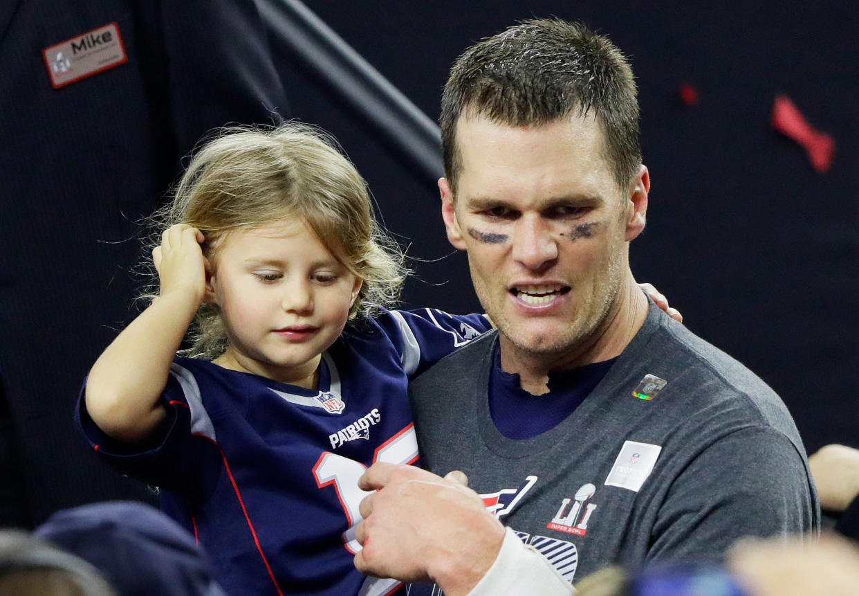 Tom Brady y su hija. Foto: Yahoo Magazine.