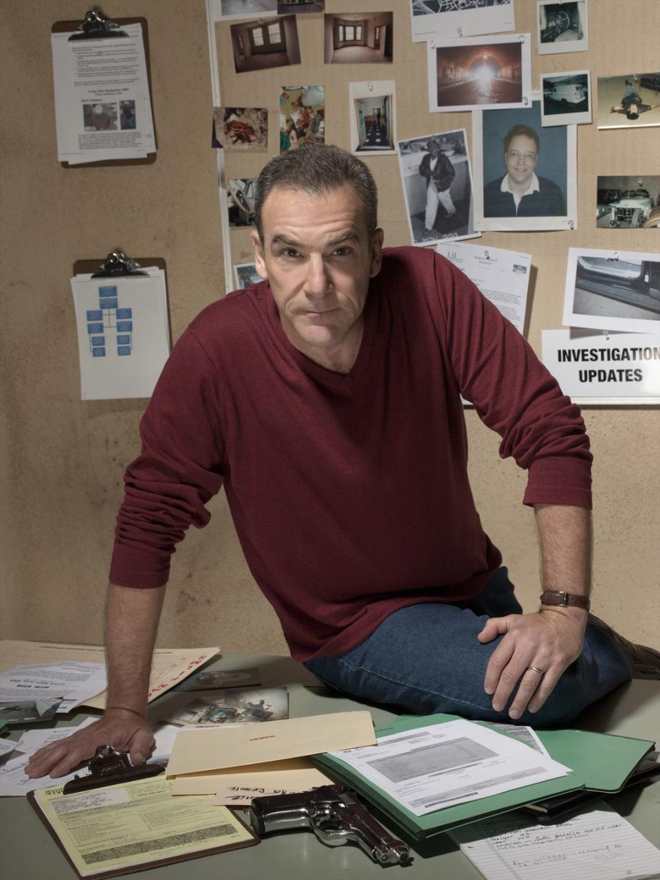 Mandy Patinkin as Jason Gideon