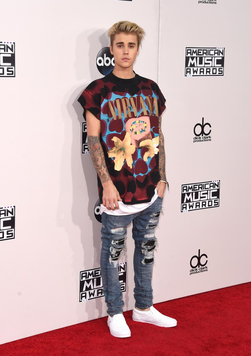 LOS ANGELES, CA - NOVEMBER 22: Recording artist Justin Bieber attends the 2015 American Music Awards at Microsoft Theater on November 22, 2015 in Los Angeles, California. (Photo by Jason Merritt/Getty Images)